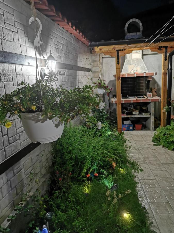Rose Valley Guest House Kazanlak Exterior photo