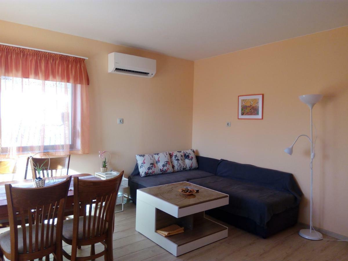 Rose Valley Guest House Kazanlak Exterior photo