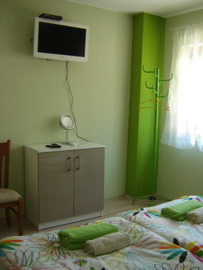 Rose Valley Guest House Kazanlak Exterior photo