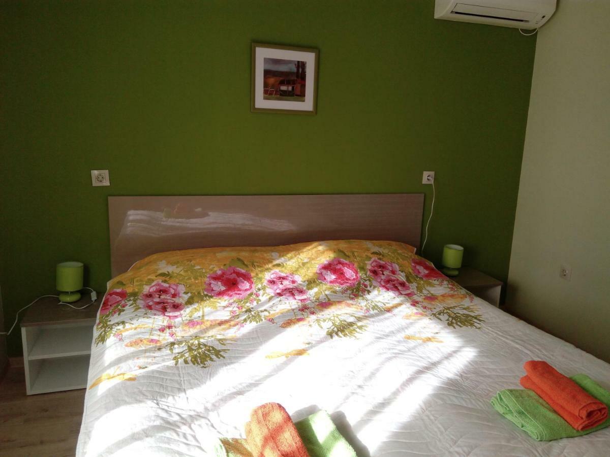 Rose Valley Guest House Kazanlak Exterior photo